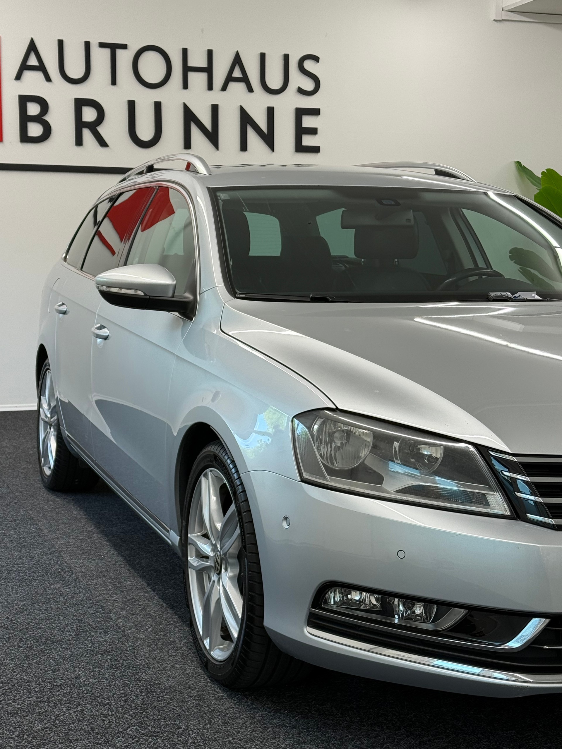 VW Passat Variant 2.0 TSI Highline DSG-image-4