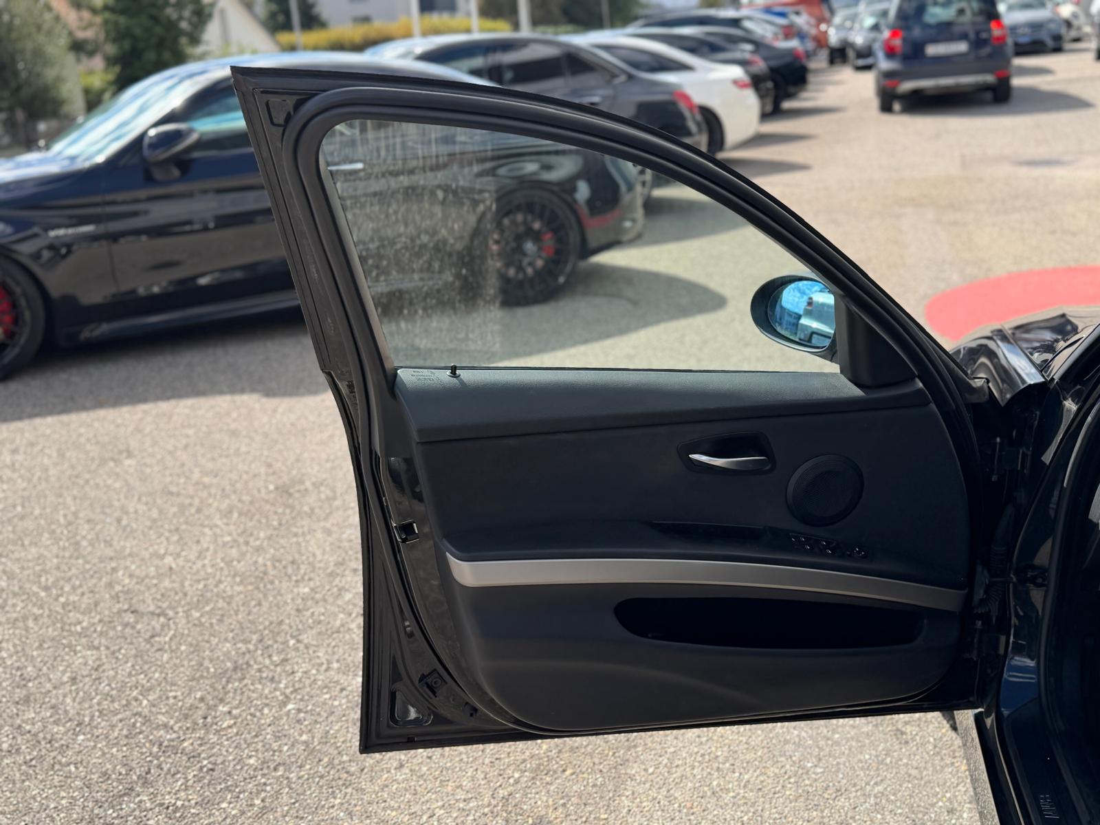 BMW 318i-image-6