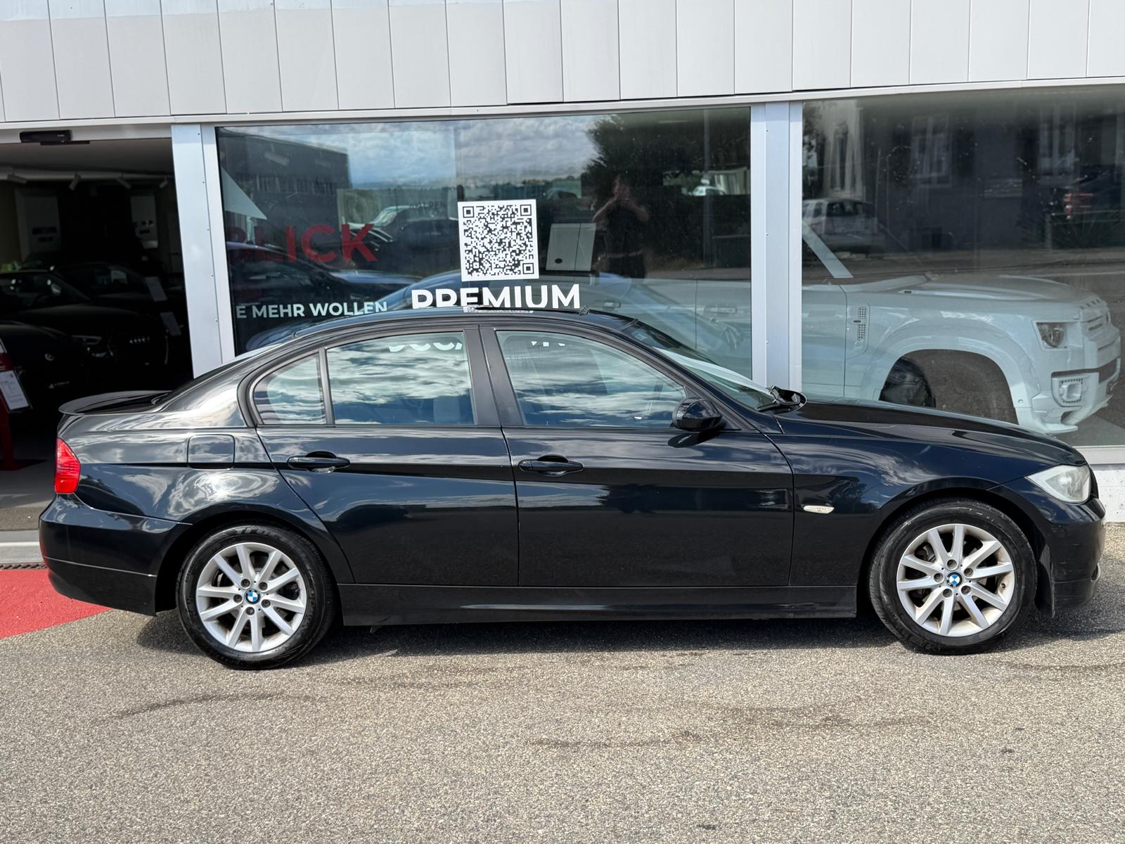 BMW 318i-image-3