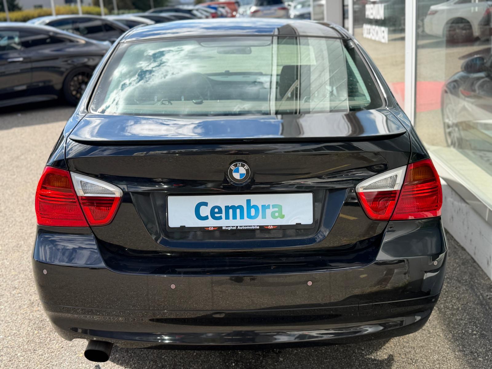 BMW 318i-image-4