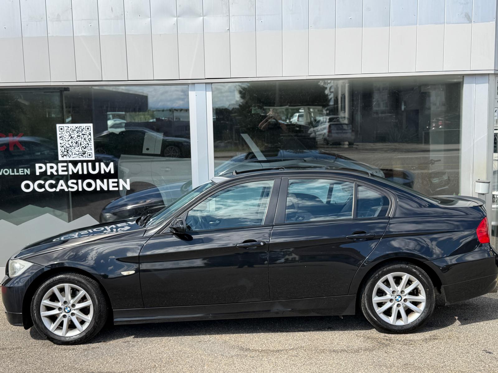 BMW 318i-image-2