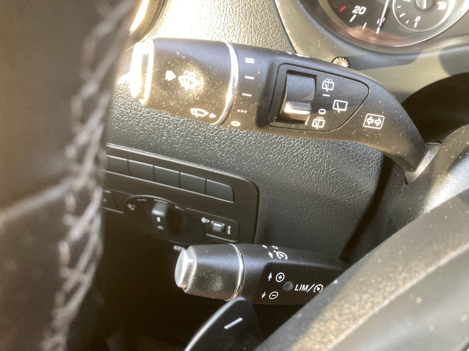 MERCEDES-BENZ Vito 116 CDI Base Tourer 4Matic 9G-Tronic 9 Sitzer-image-13