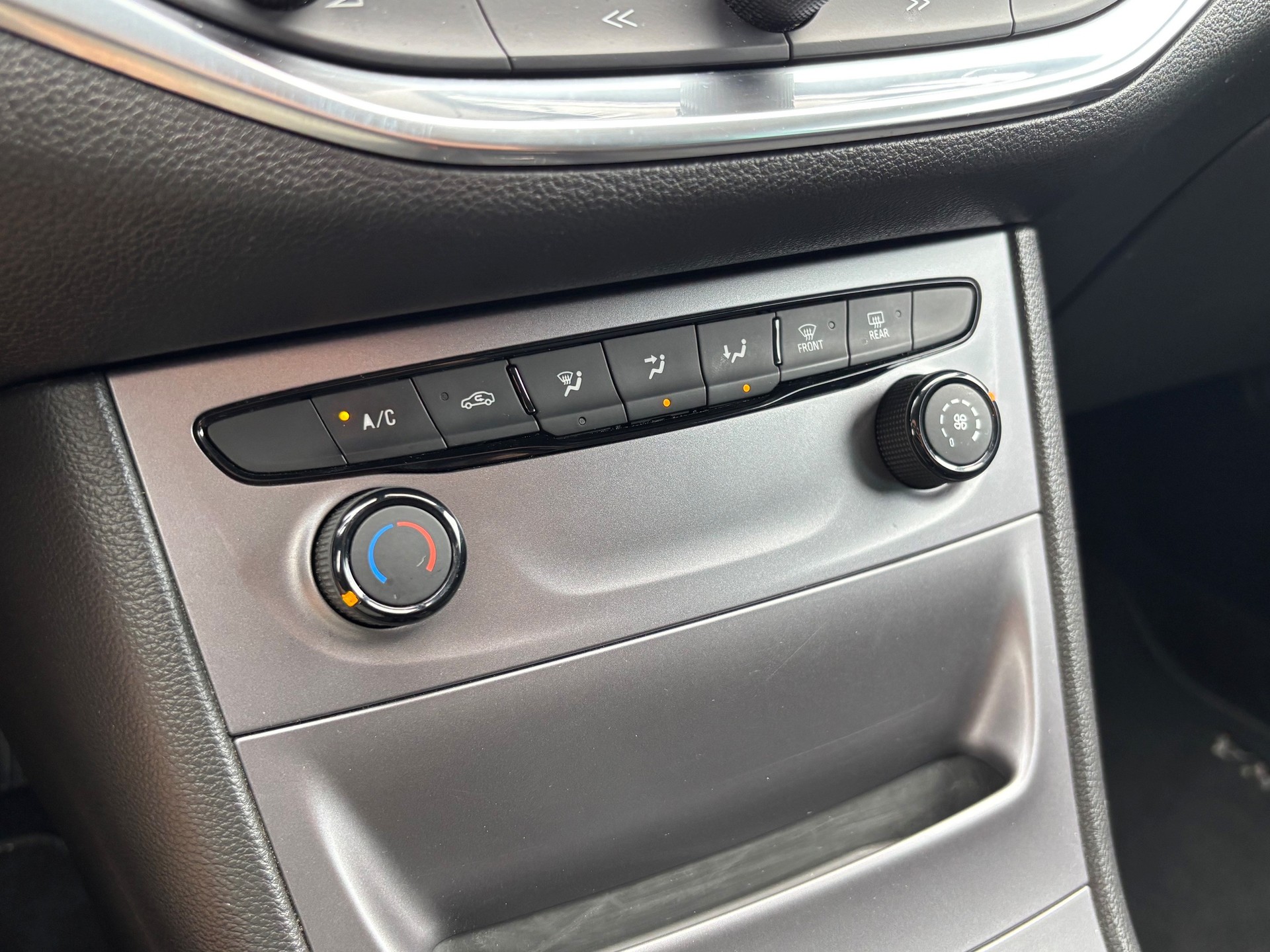 OPEL Astra Sports Tourer 1.4i Turbo Enjoy-image-12