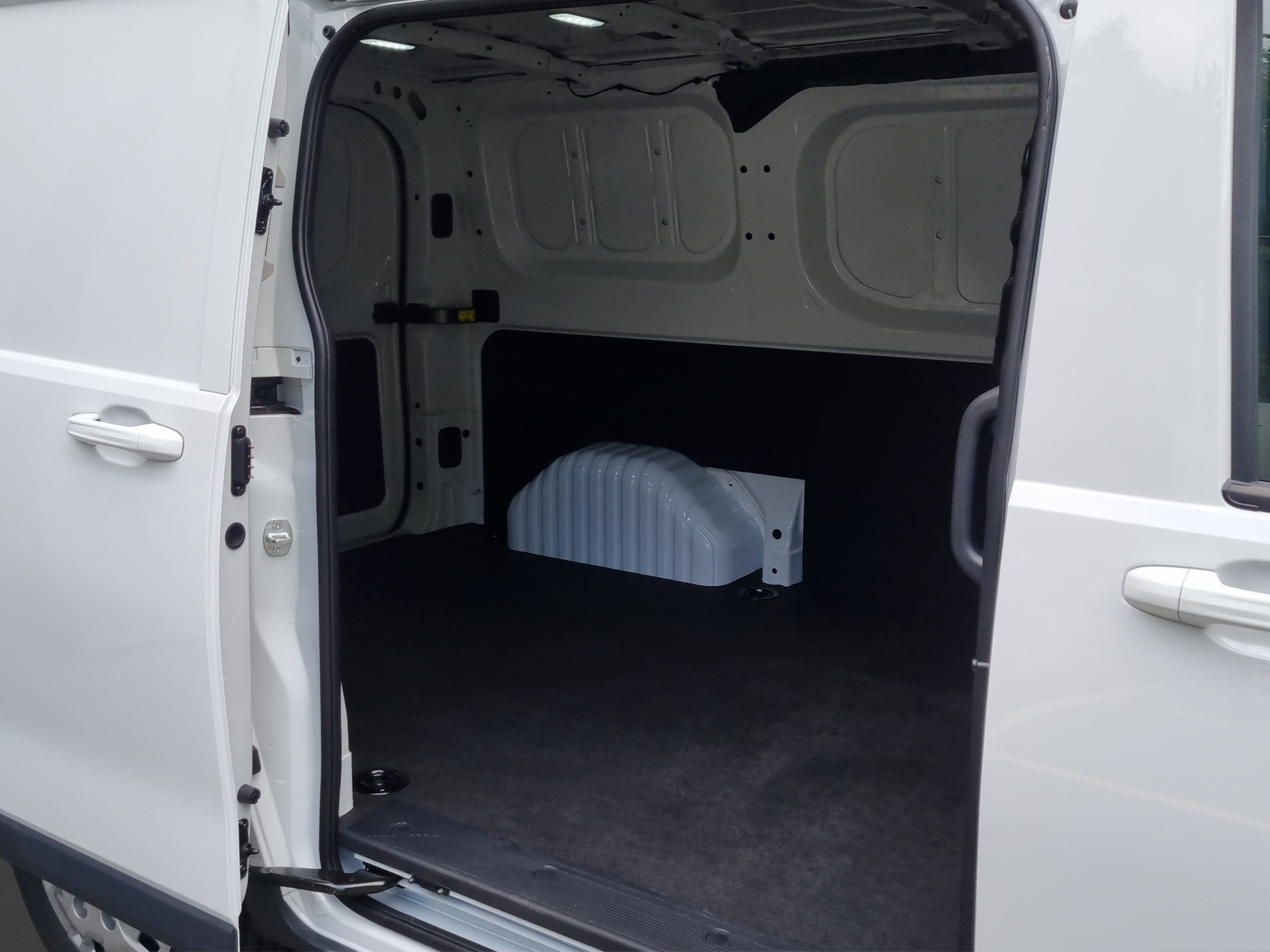 MAXUS Deliver 7 Kaw. L1H1 2.0 TD Base-image-10
