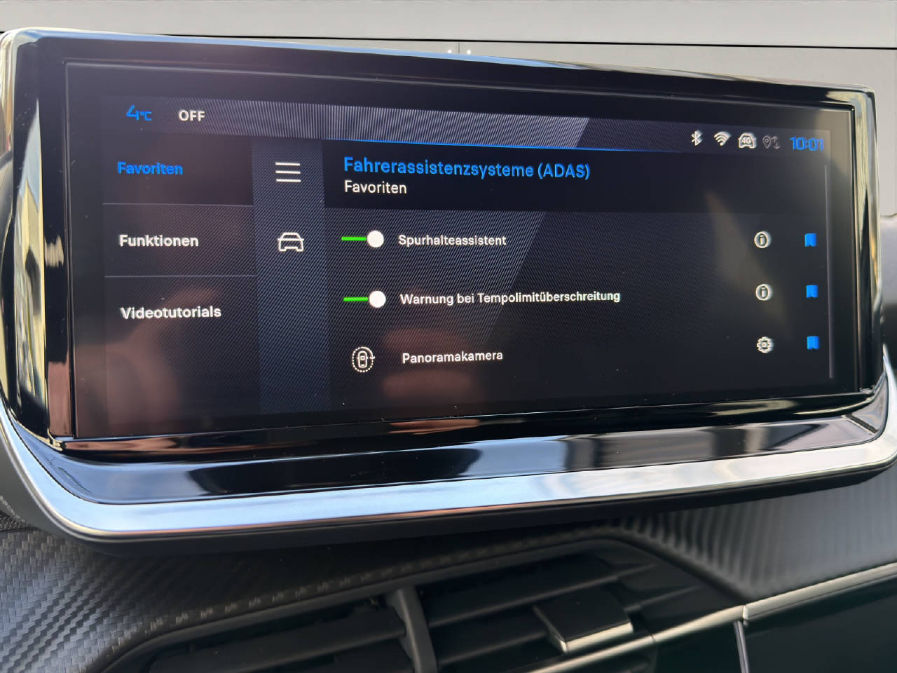 PEUGEOT 2008 1.2 Hybrid 145 Allure Premium-image-11