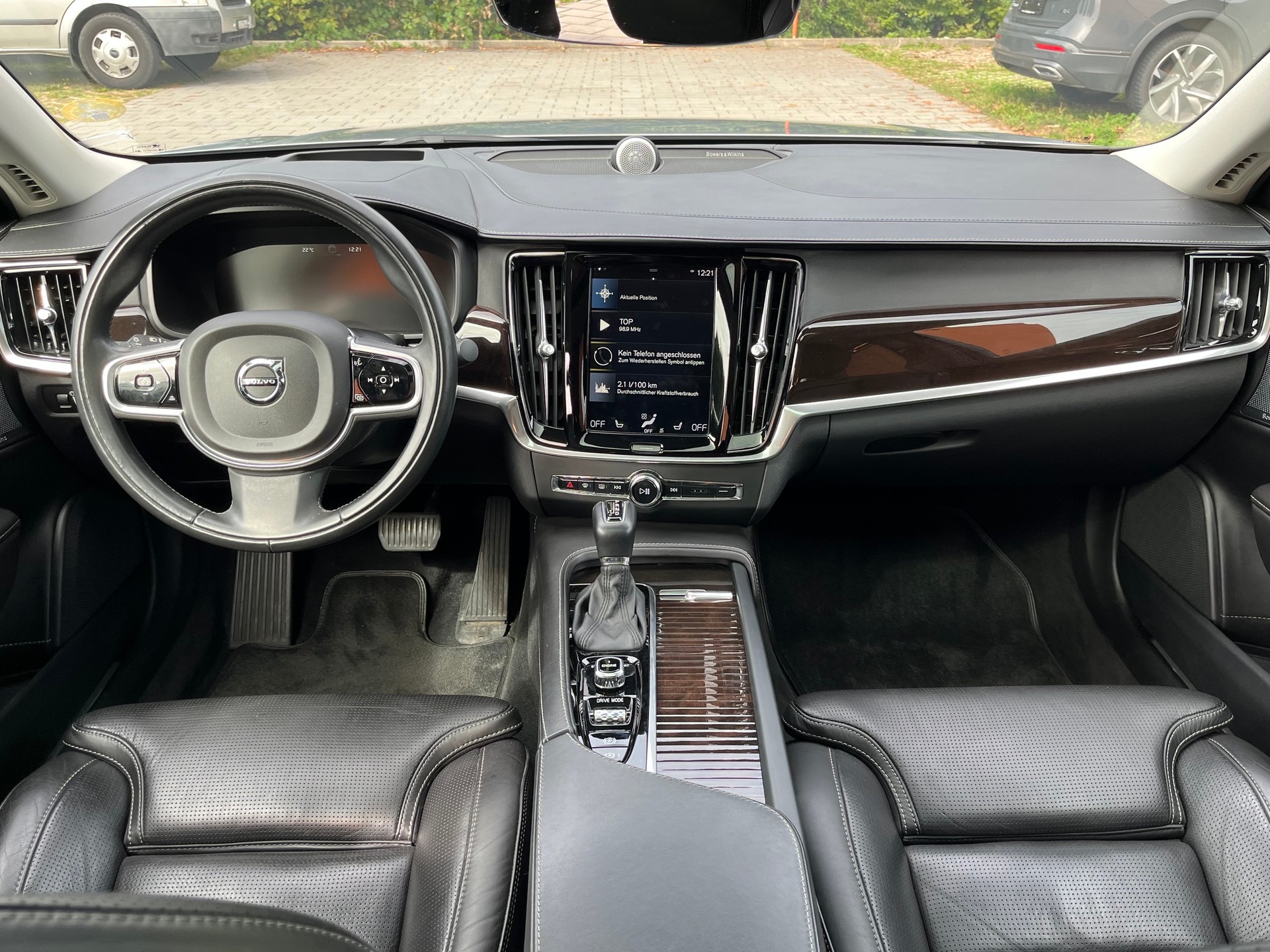 VOLVO S90 D5 AWD Momentum Geartronic Powerpulse-image-8