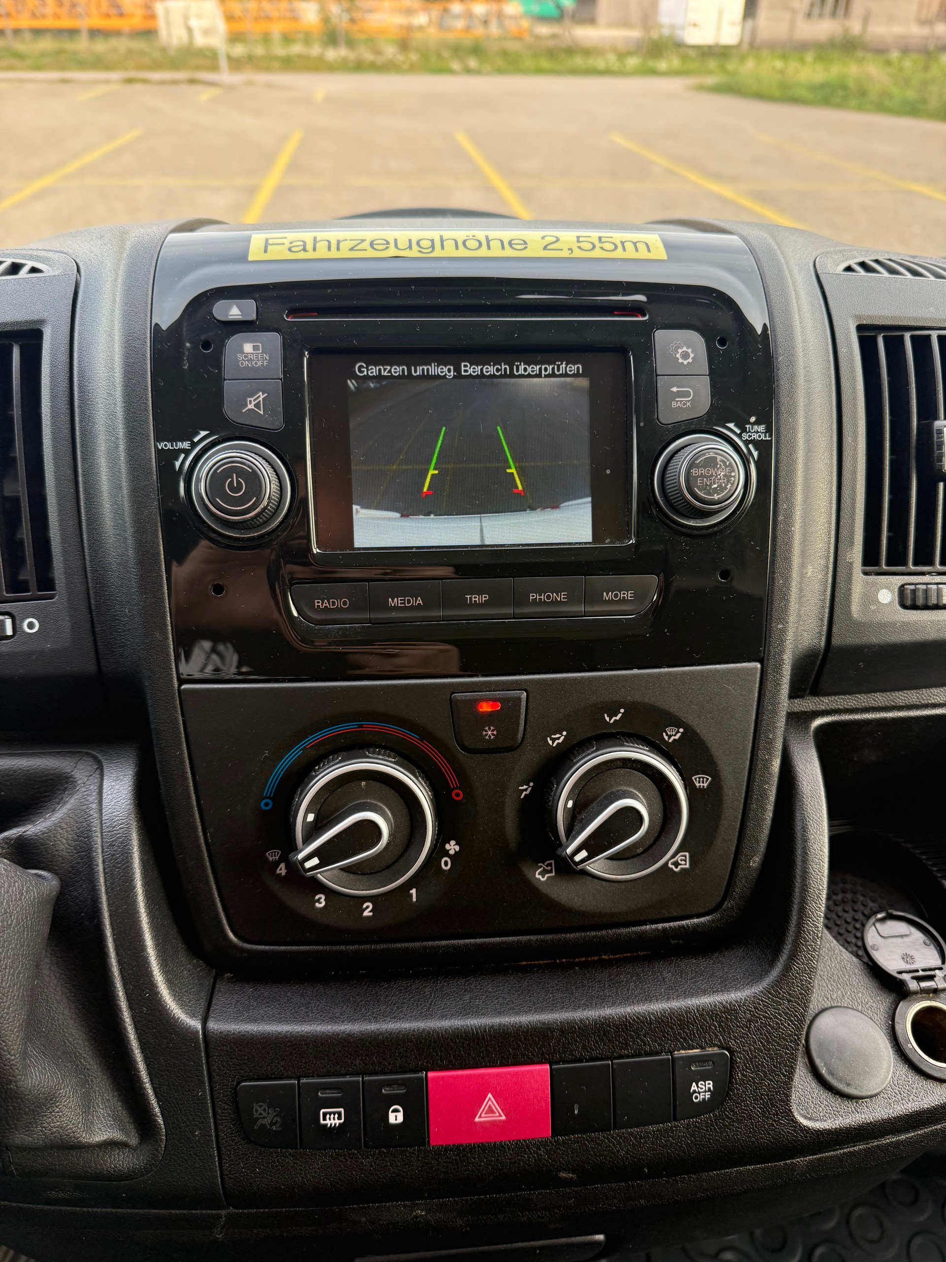 PEUGEOT Boxer 2.0 HDI 335 Active L2H2-image-9