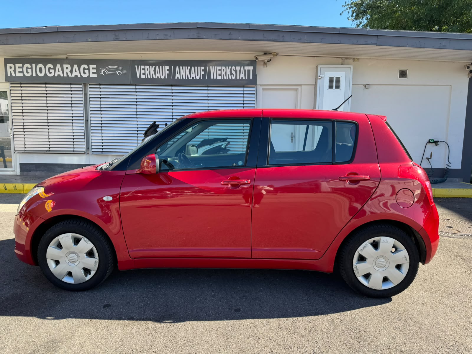 SUZUKI Swift 1.3i 16V GL Top-image-2