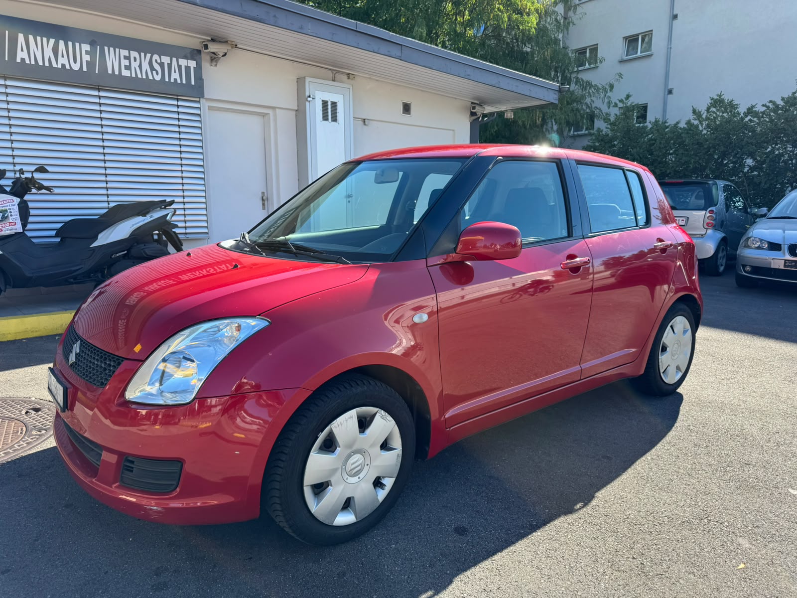 SUZUKI Swift 1.3i 16V GL Top-image-1