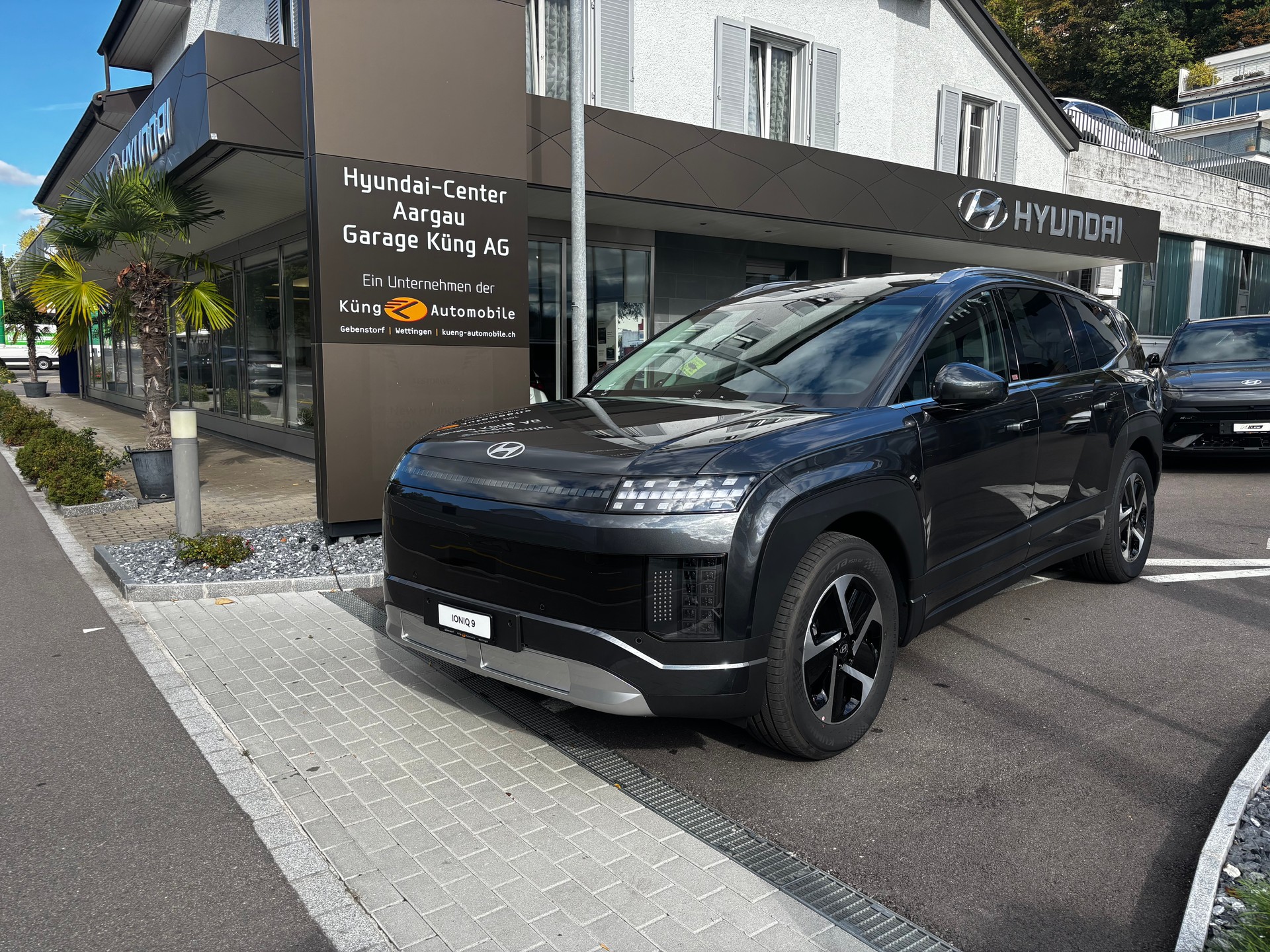 HYUNDAI Ioniq 9 110kWh Amplia 4WD