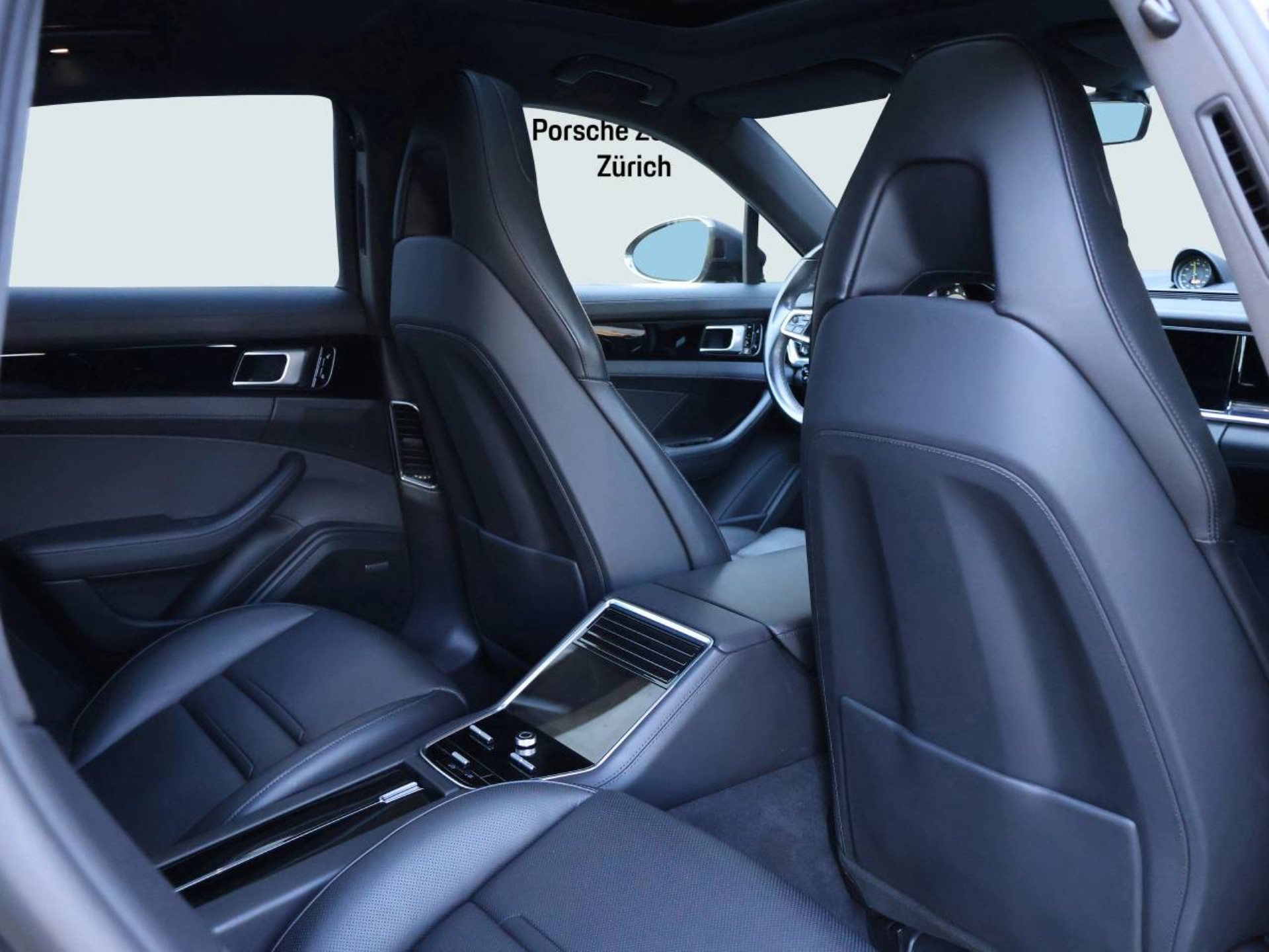 PORSCHE Panamera 4 E-Hybrid-image-15