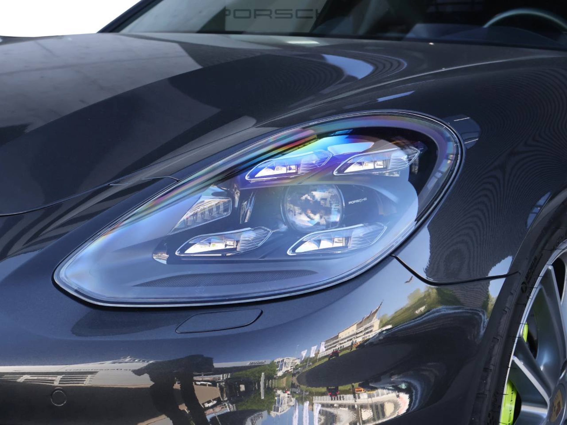 PORSCHE Panamera 4 E-Hybrid-image-32