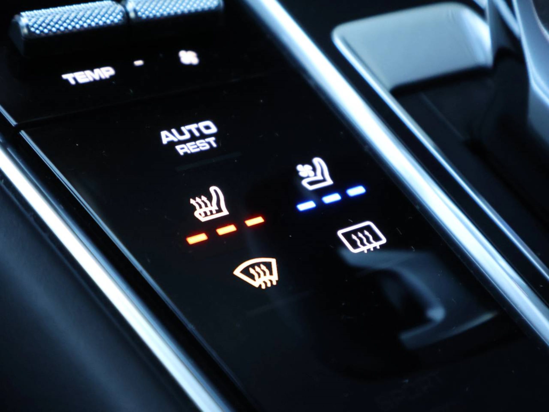 PORSCHE Panamera 4 E-Hybrid-image-24