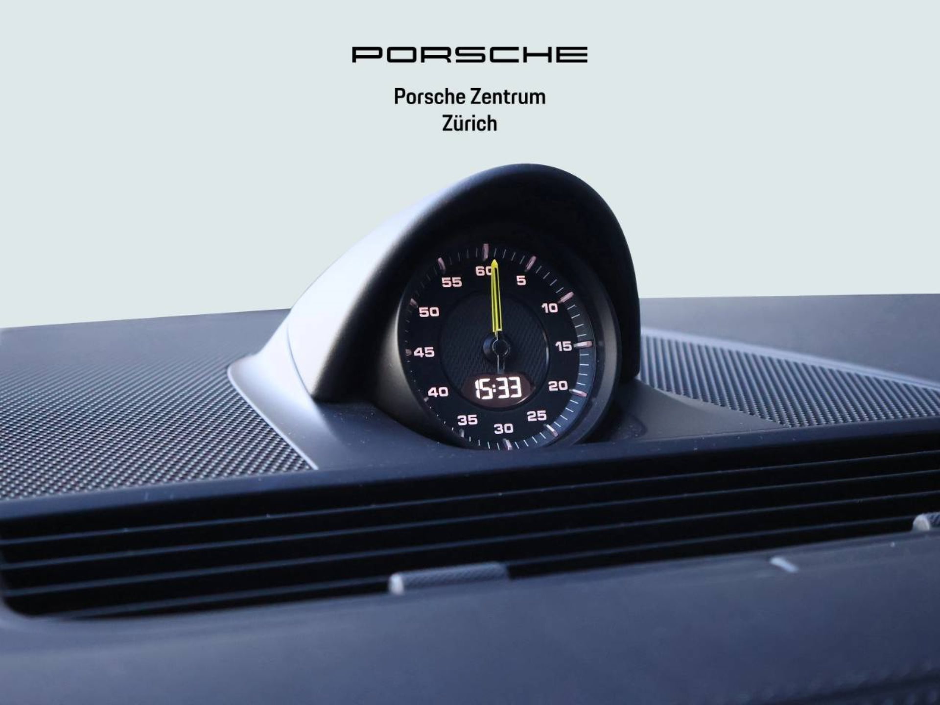 PORSCHE Panamera 4 E-Hybrid-image-25