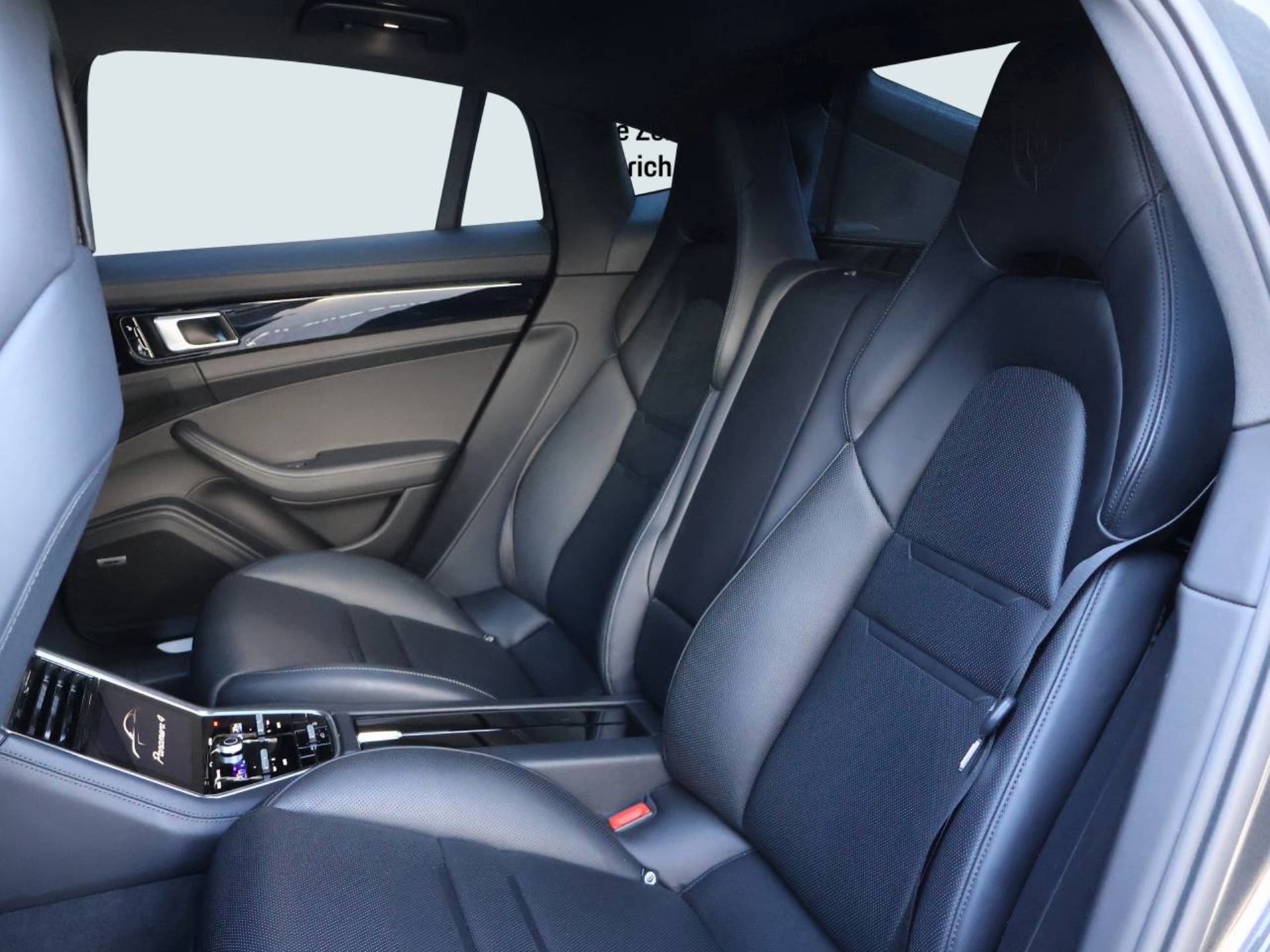 PORSCHE Panamera 4 E-Hybrid-image-16