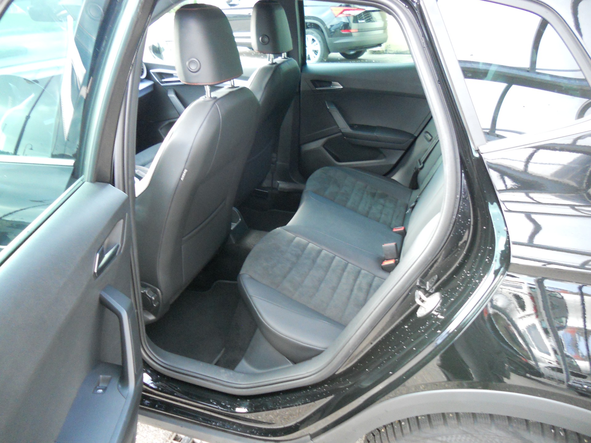 SEAT Arona 1.0 TSI Eco FR DSG-image-9