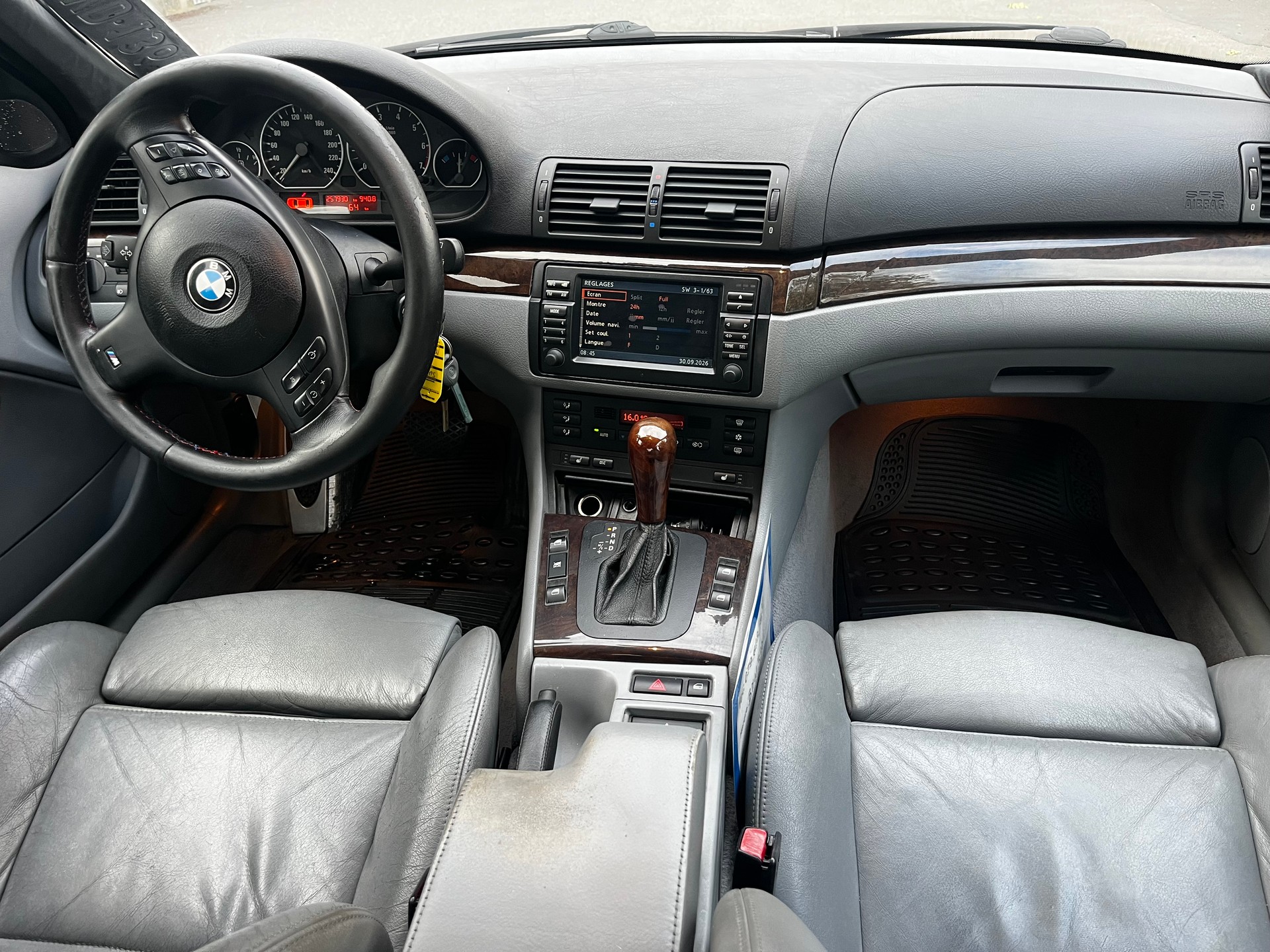 BMW 330i automatique M sport.-paket-image-9
