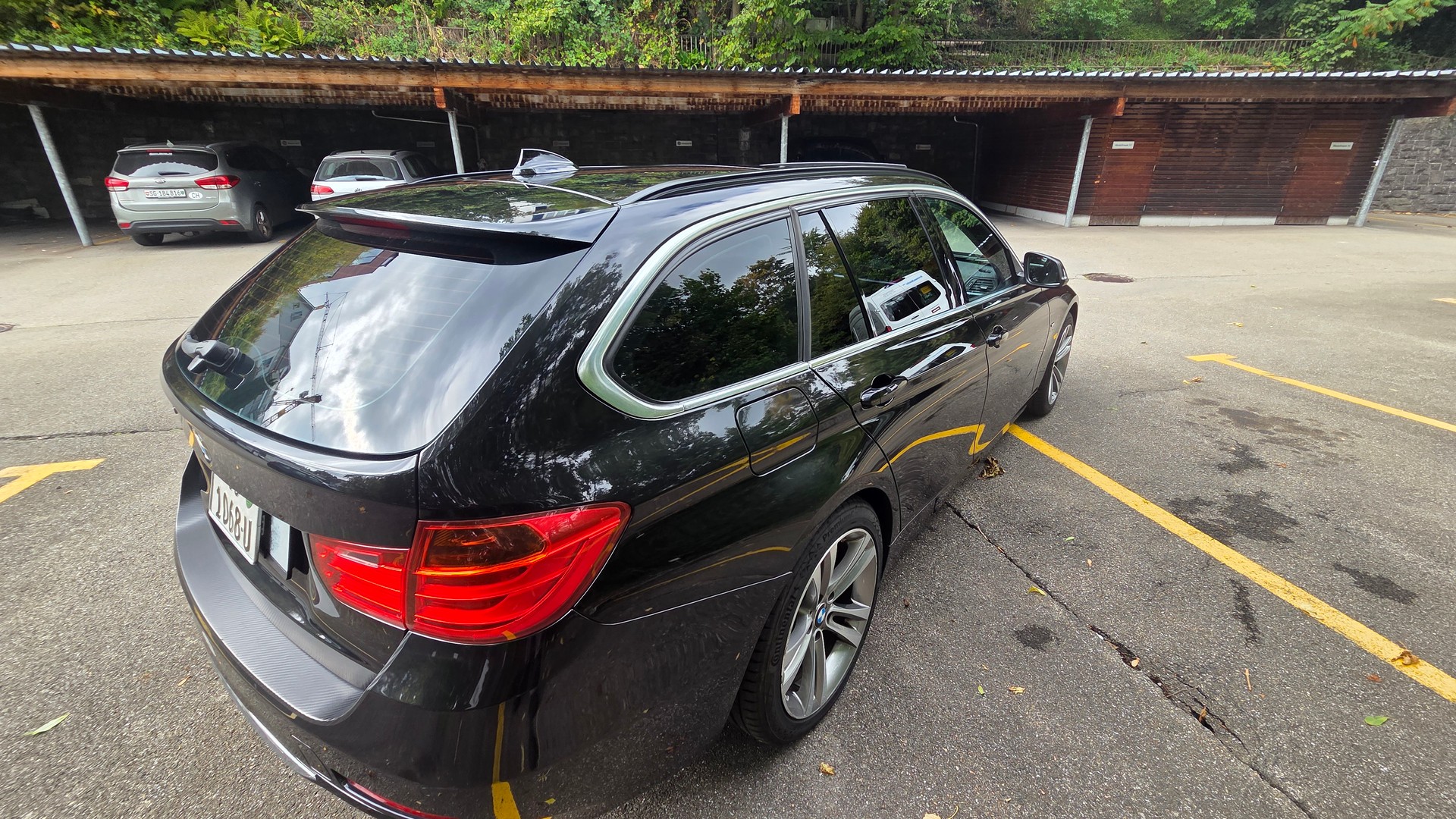 BMW 320d xDrive Touring Luxury Line Steptronic-image-3