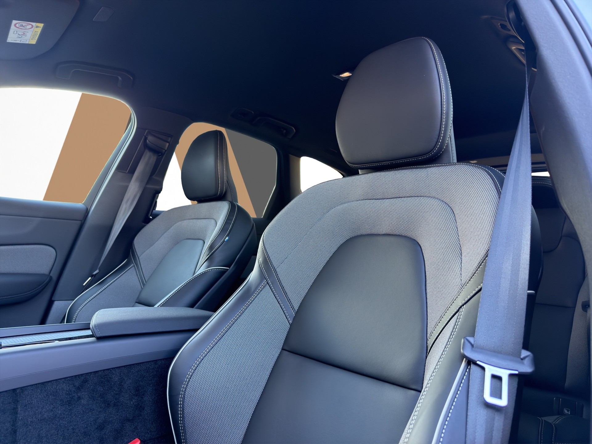 VOLVO XC60 2.0 T8 TE Black Edition eAWD-image-26