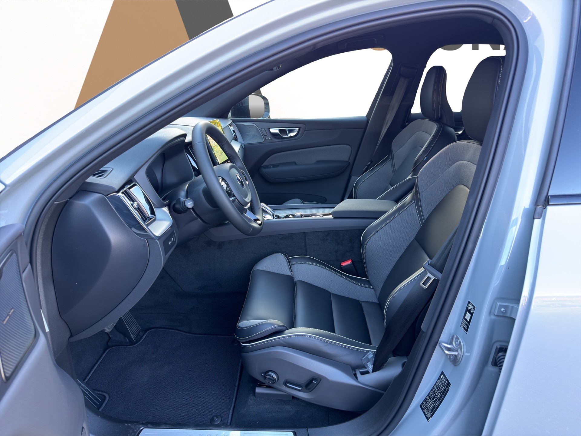 VOLVO XC60 2.0 T8 TE Black Edition eAWD-image-8