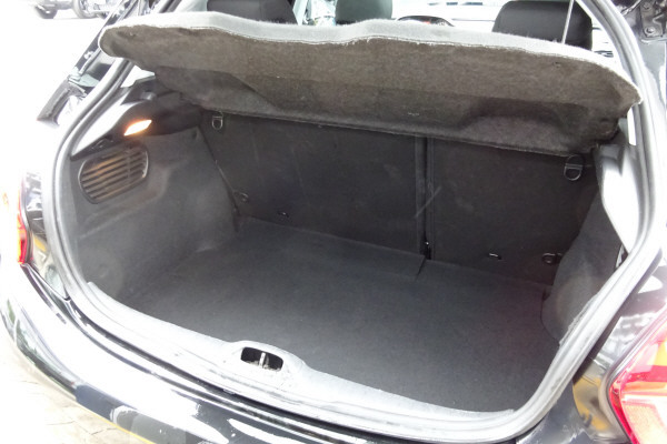 PEUGEOT 208 1.2 PureTech Tech Ed-image-11