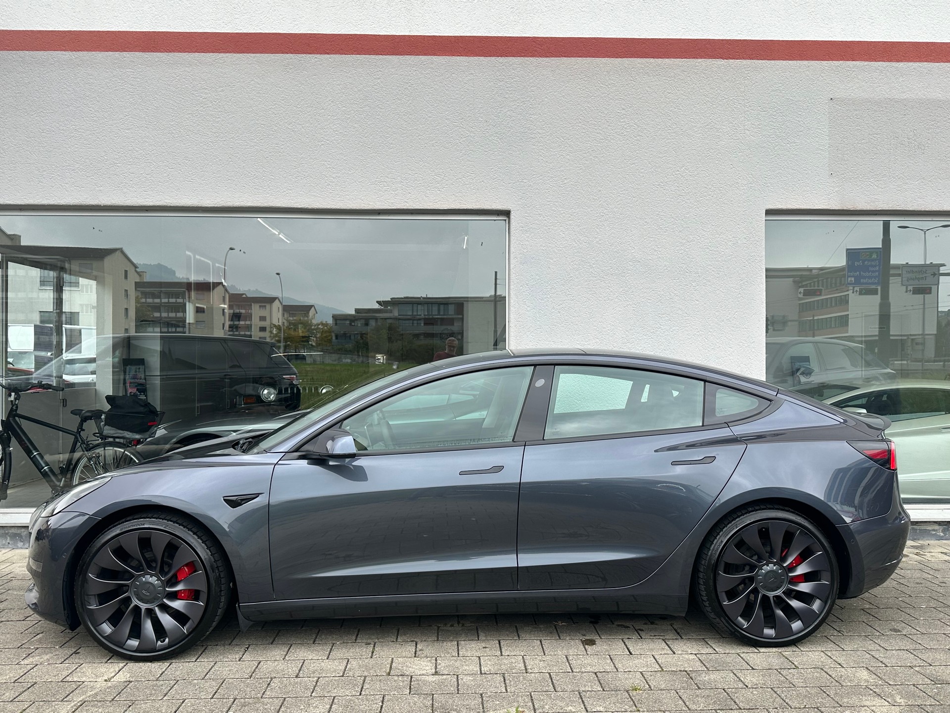 TESLA Model 3 Performance Dual Motor AWD-image-2