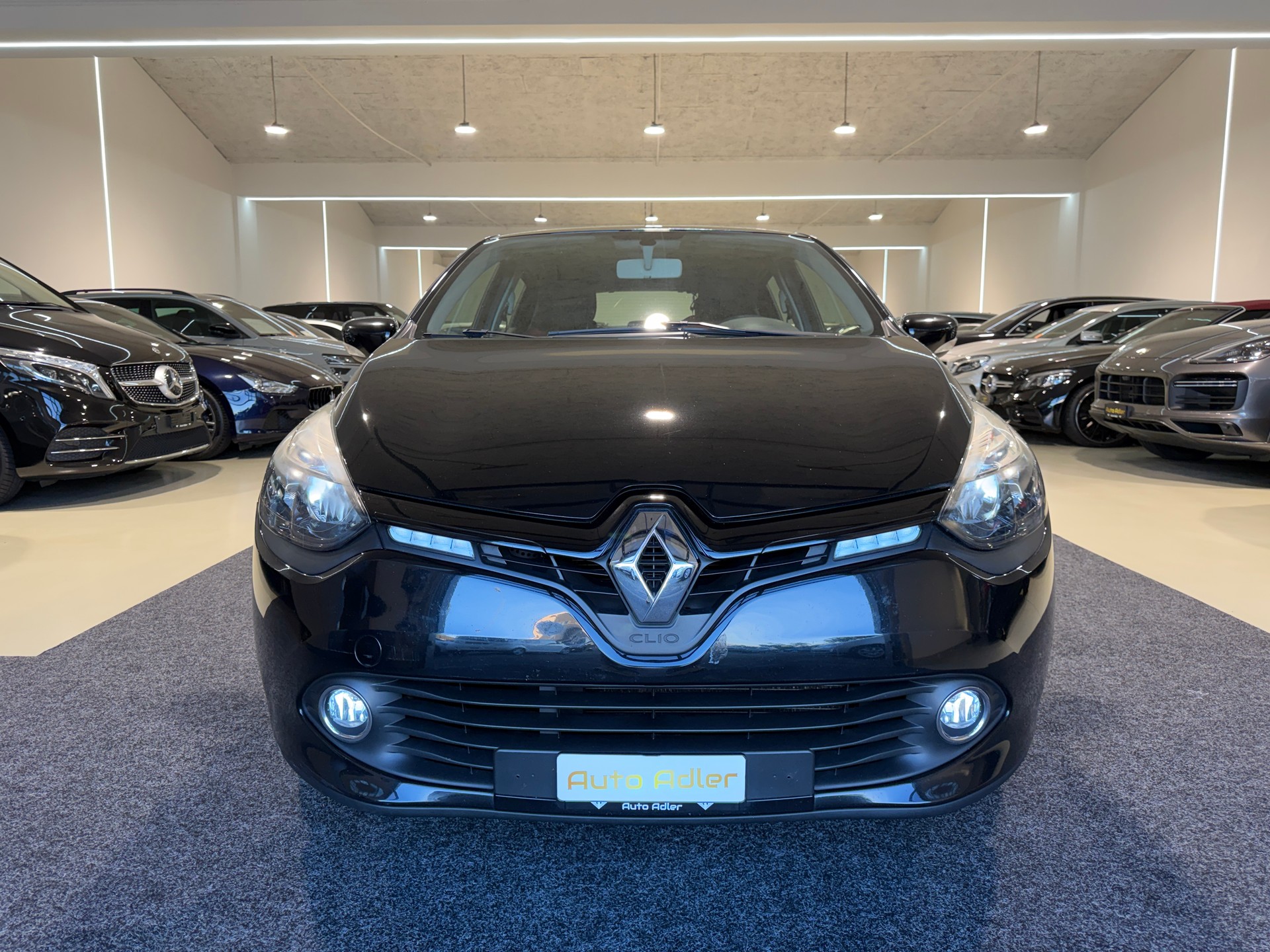 RENAULT Clio 1.2 16V Authentique-showroom-element-2