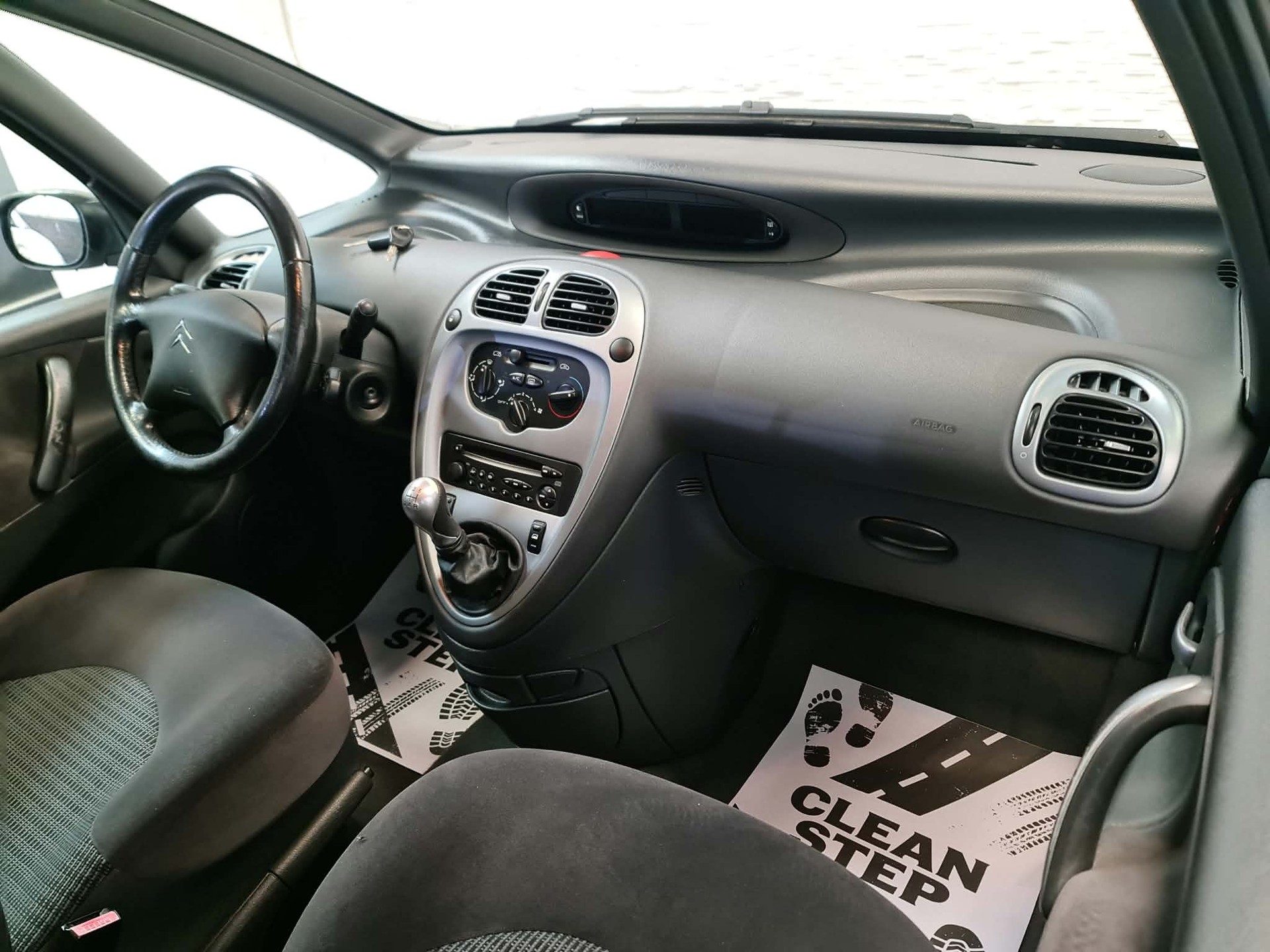 CITROEN Xsara Picasso 1.6i 16V Exclusive-image-14