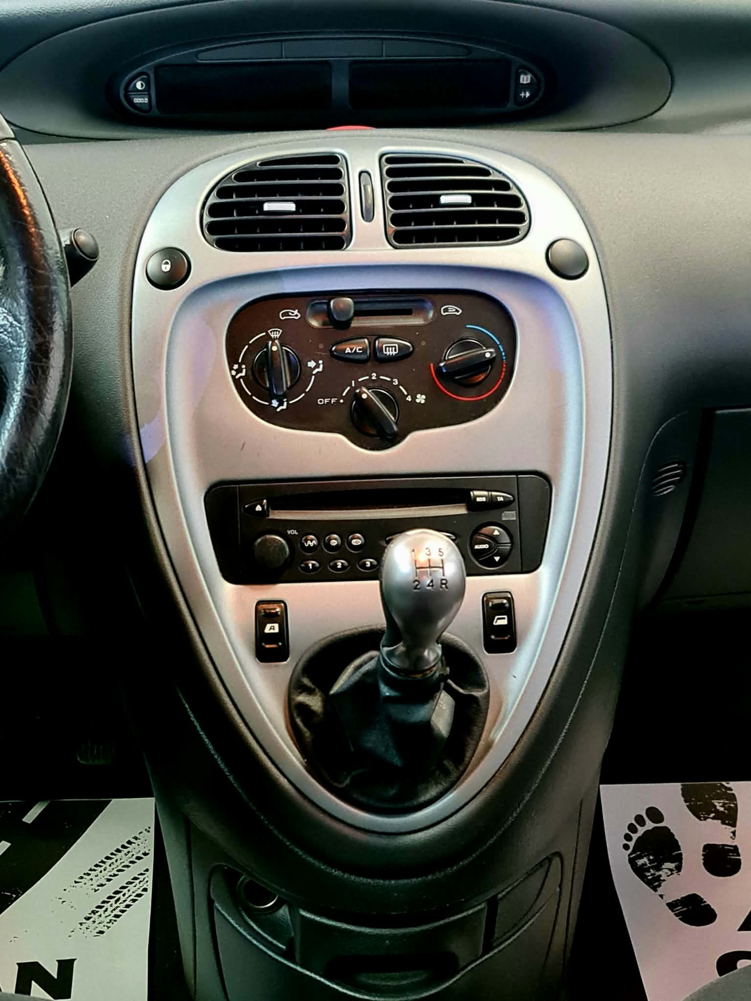 CITROEN Xsara Picasso 1.6i 16V Exclusive-image-13