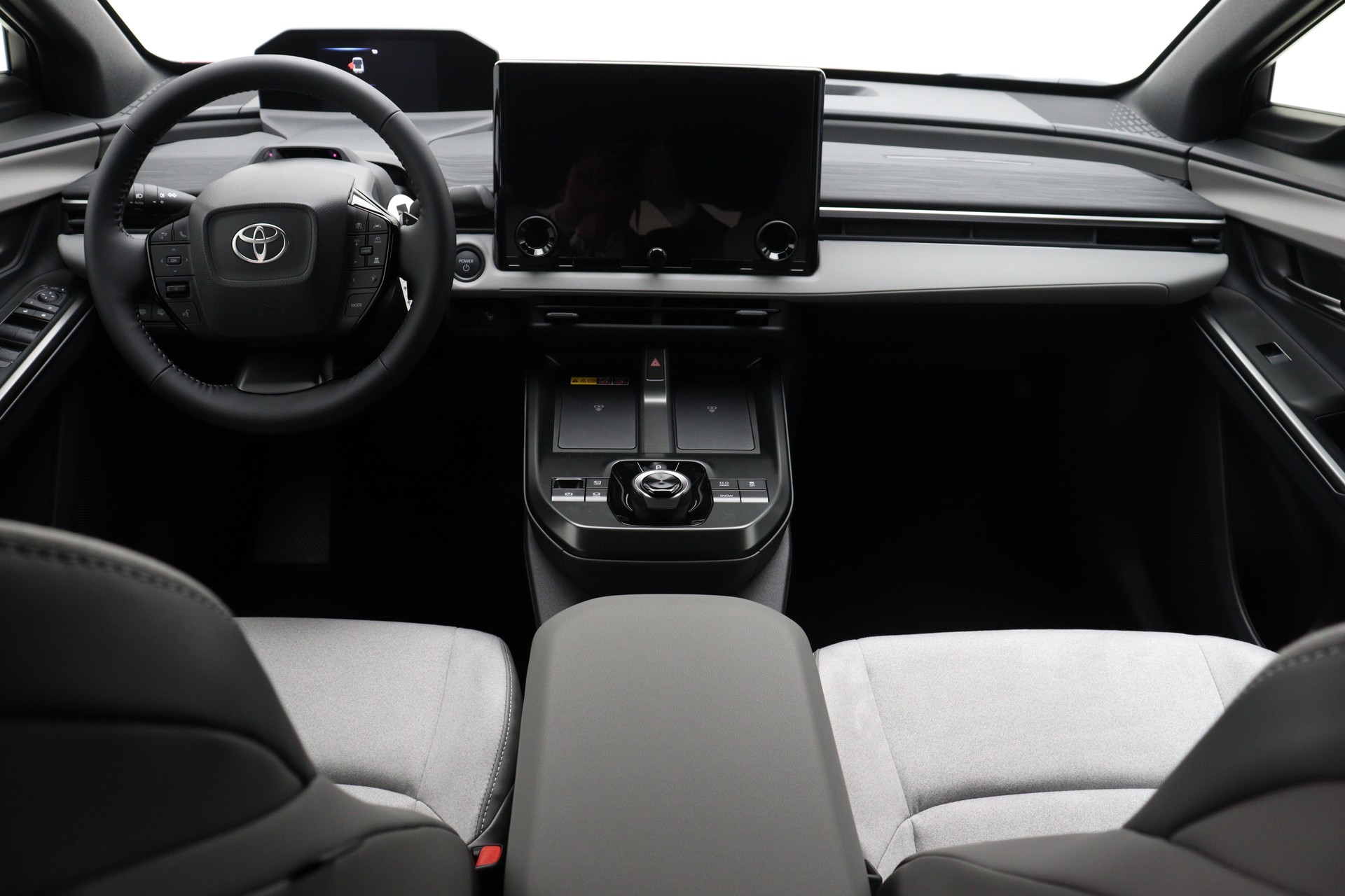 TOYOTA C-HR+ Premium AWD-image-7