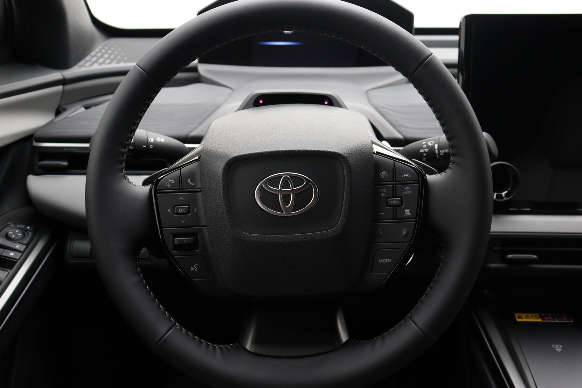 TOYOTA C-HR+ Premium AWD-image-8