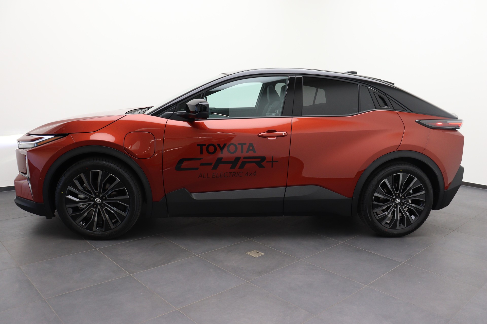 TOYOTA C-HR+ Premium AWD-image-16