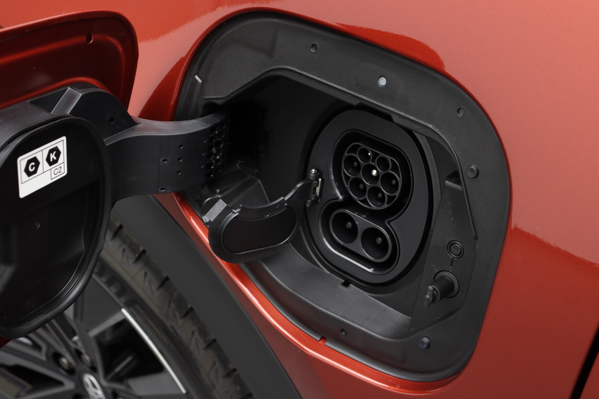 TOYOTA C-HR+ Premium AWD-image-14