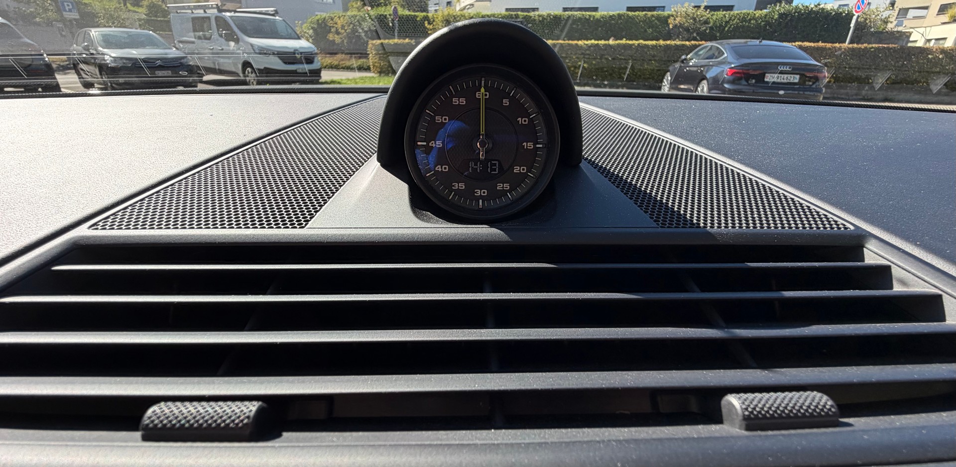 PORSCHE 4.0 V8 Turbo S E-Hybrid Sport Turismo-image-9