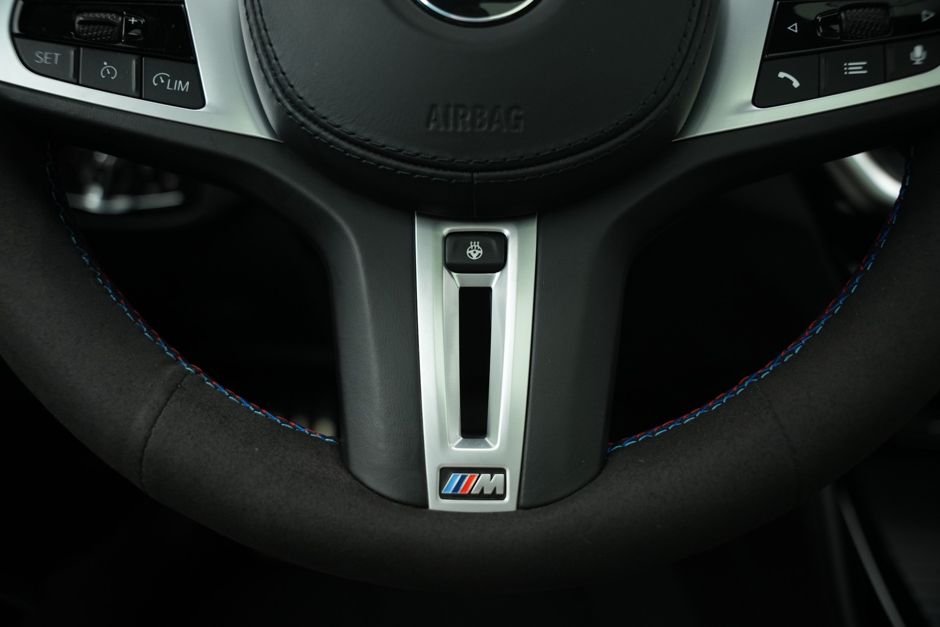 BMW X4M xDrive M Competition Steptronic *CH-Fahrzeug*-image-25