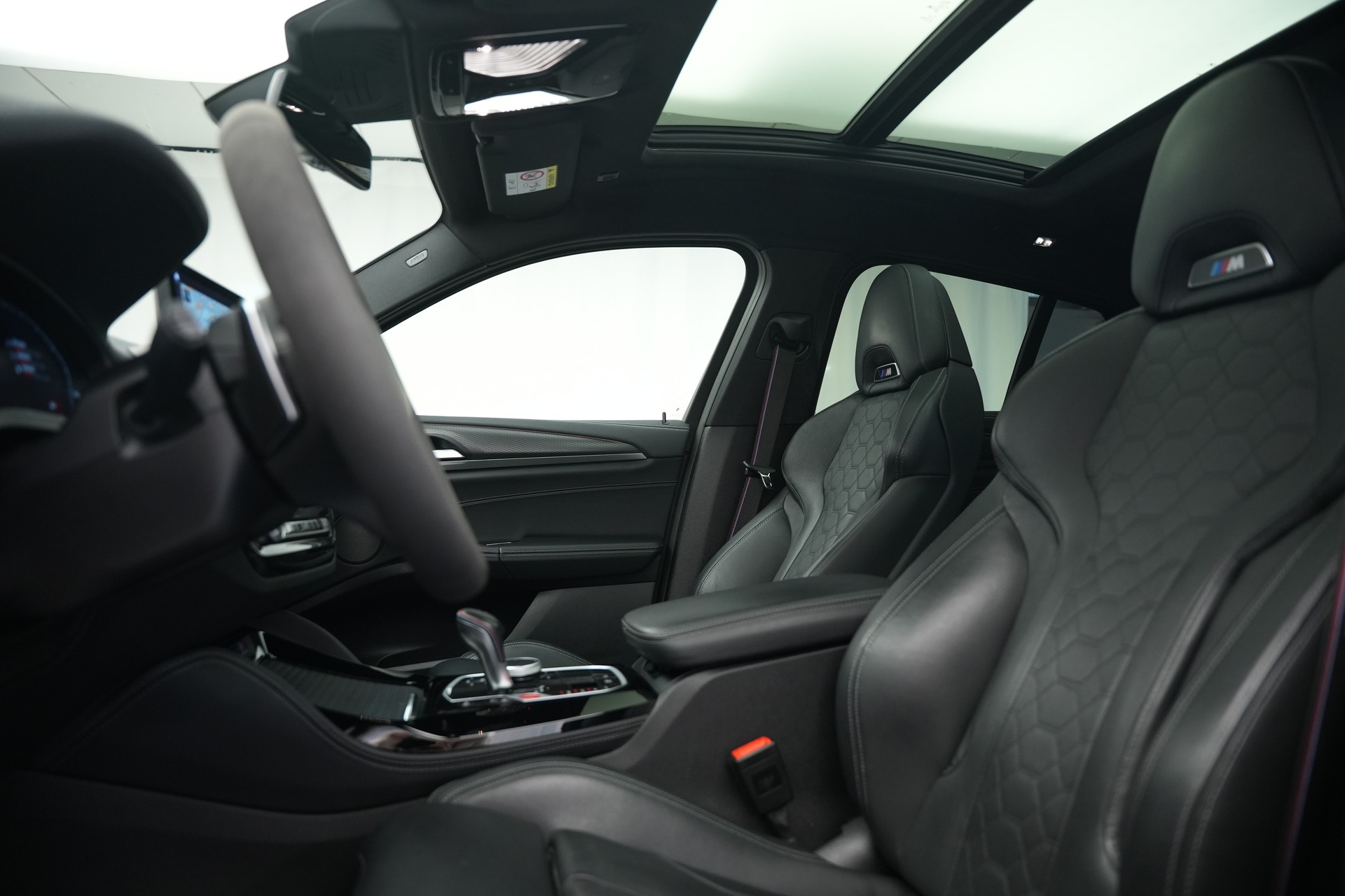 BMW X4M xDrive M Competition Steptronic *CH-Fahrzeug*-image-12