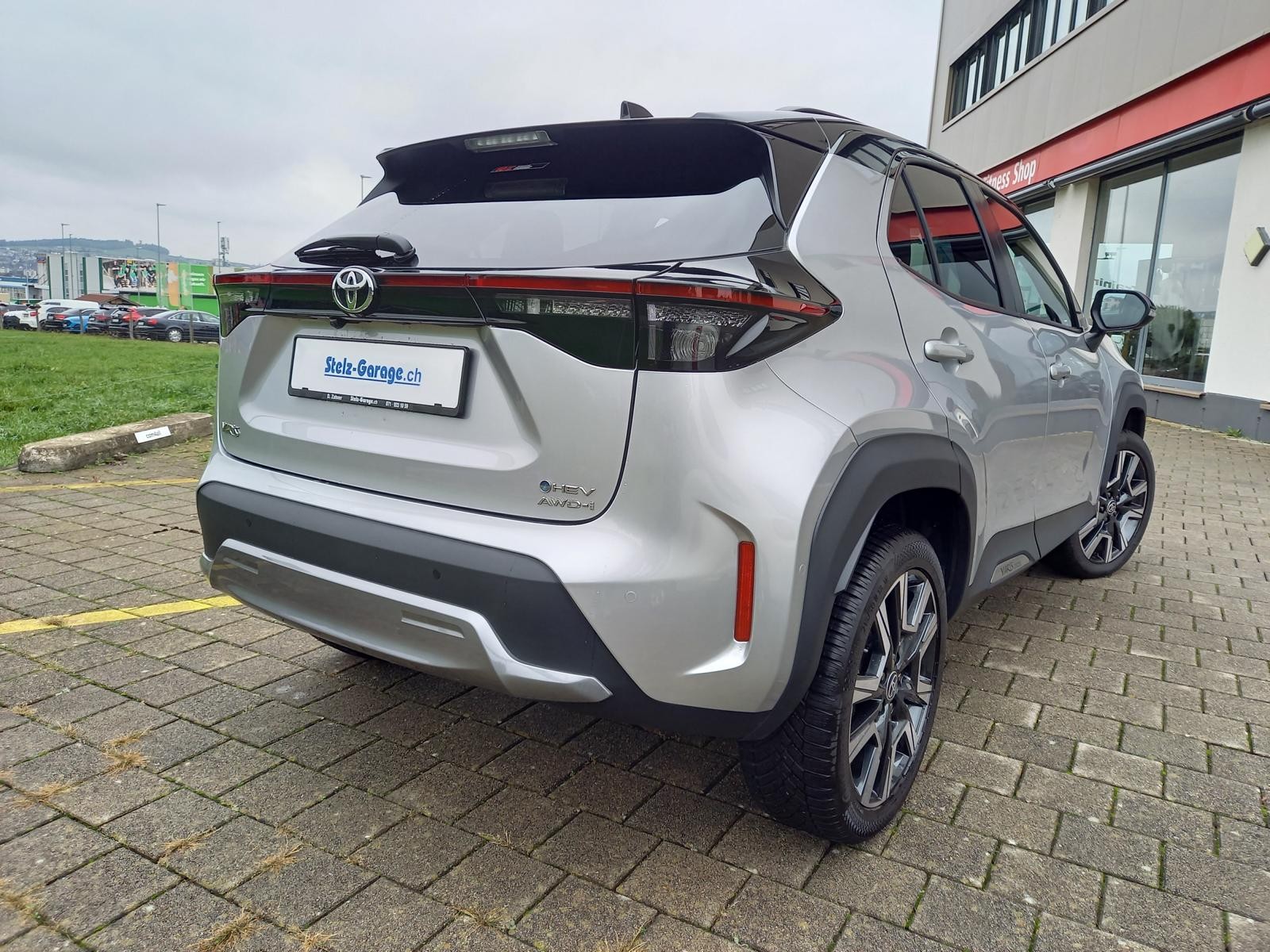TOYOTA Yaris Cross 1.5 Premium AWDi e-CVT-image-1