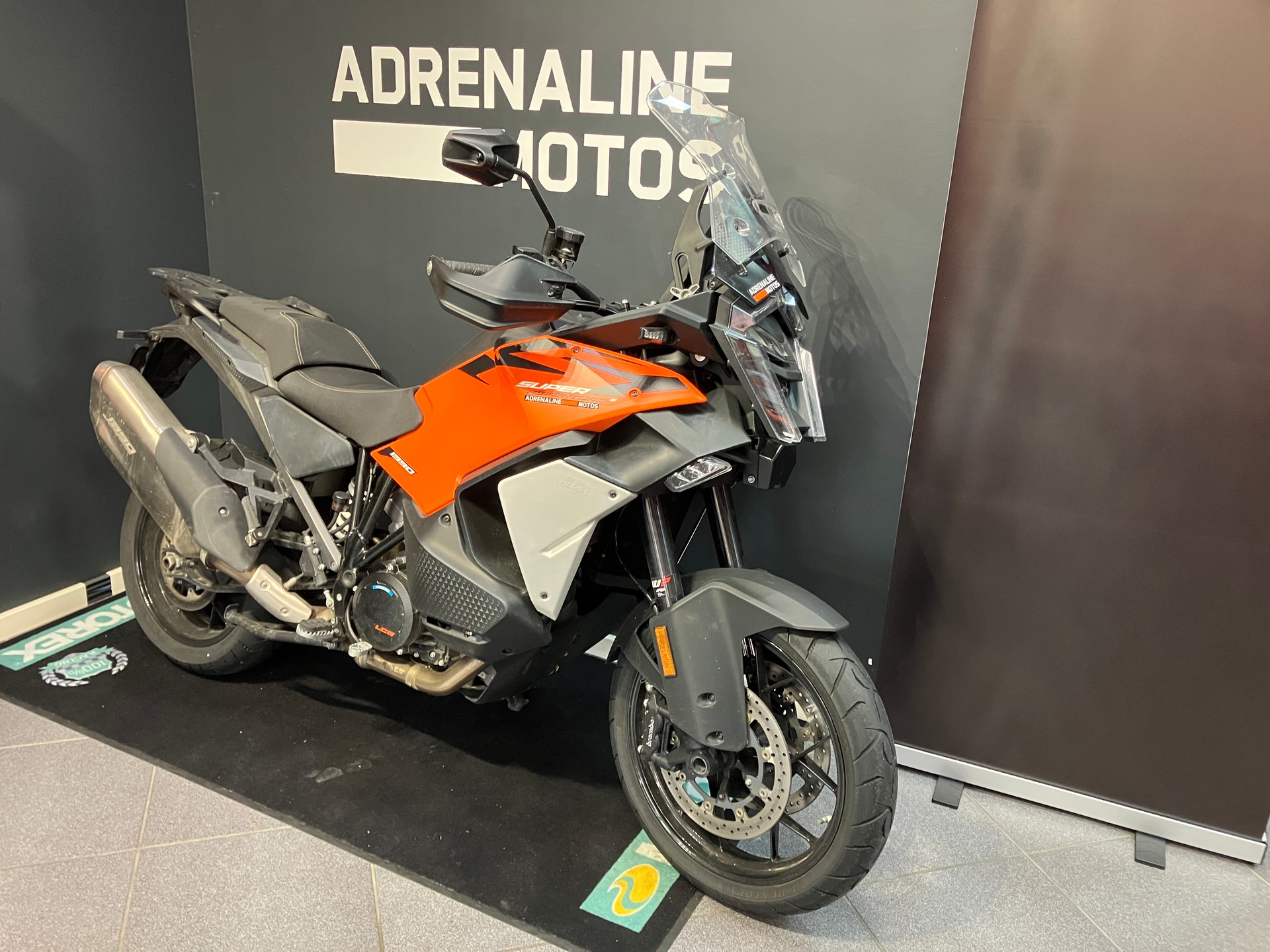KTM 1290 Super Adventure S-showroom-element-1