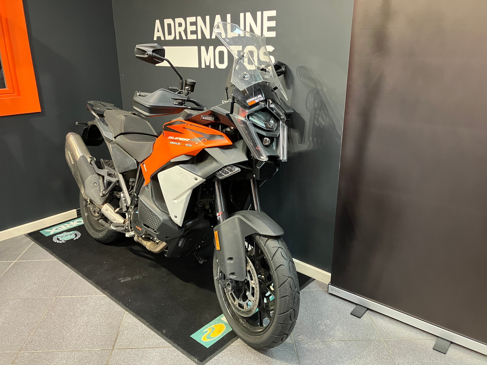 KTM 1290 Super Adventure S-showroom-element-2