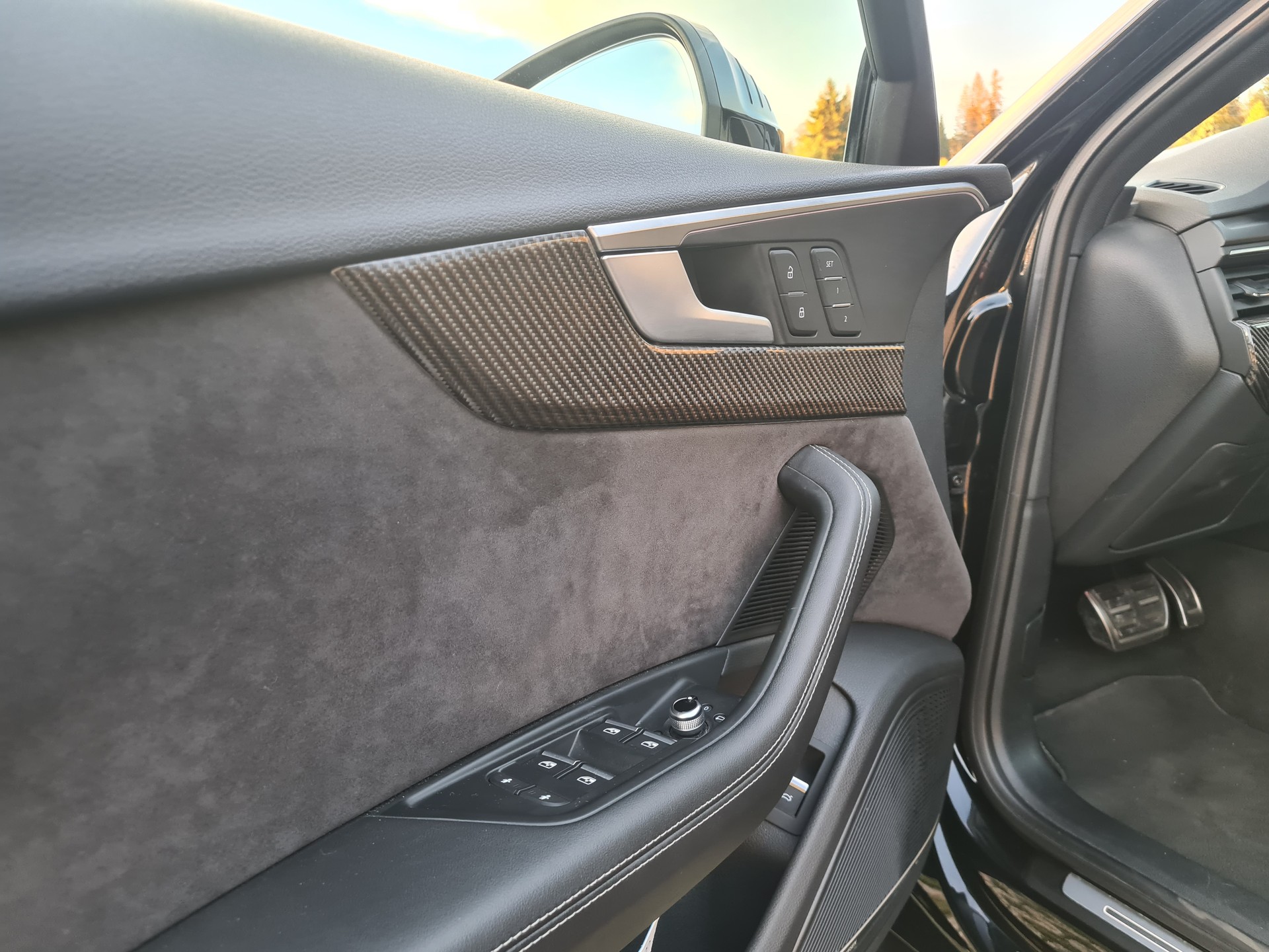 AUDI 3.0 V6 TFSI quattro S-Tronic-image-10
