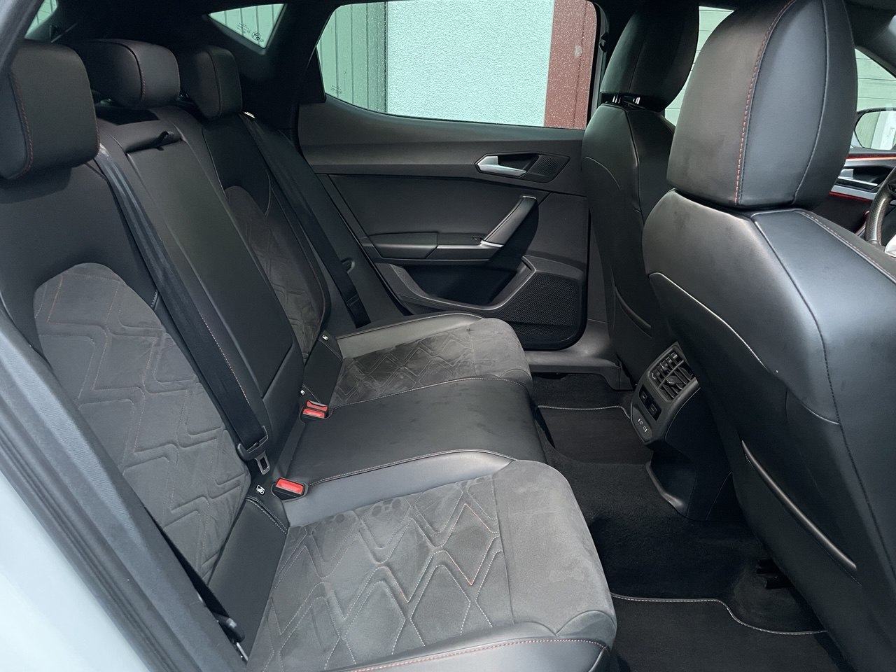 SEAT Leon 1.5 eTSI mHEV DSG Hola FR-image-8