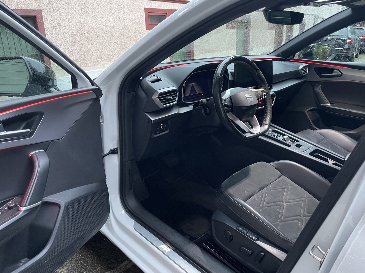 SEAT Leon 1.5 eTSI mHEV DSG Hola FR-image-9