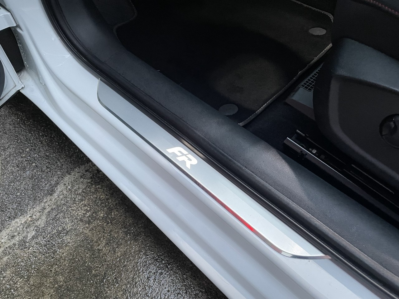 SEAT Leon 1.5 eTSI mHEV DSG Hola FR-image-14