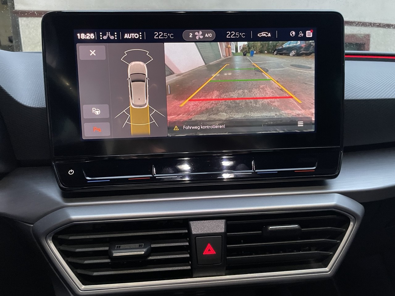 SEAT Leon 1.5 eTSI mHEV DSG Hola FR-image-12