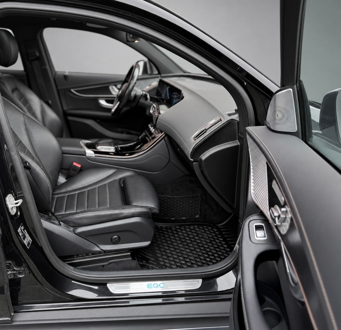 MERCEDES-BENZ EQC 400 4Matic EQ Star-image-9