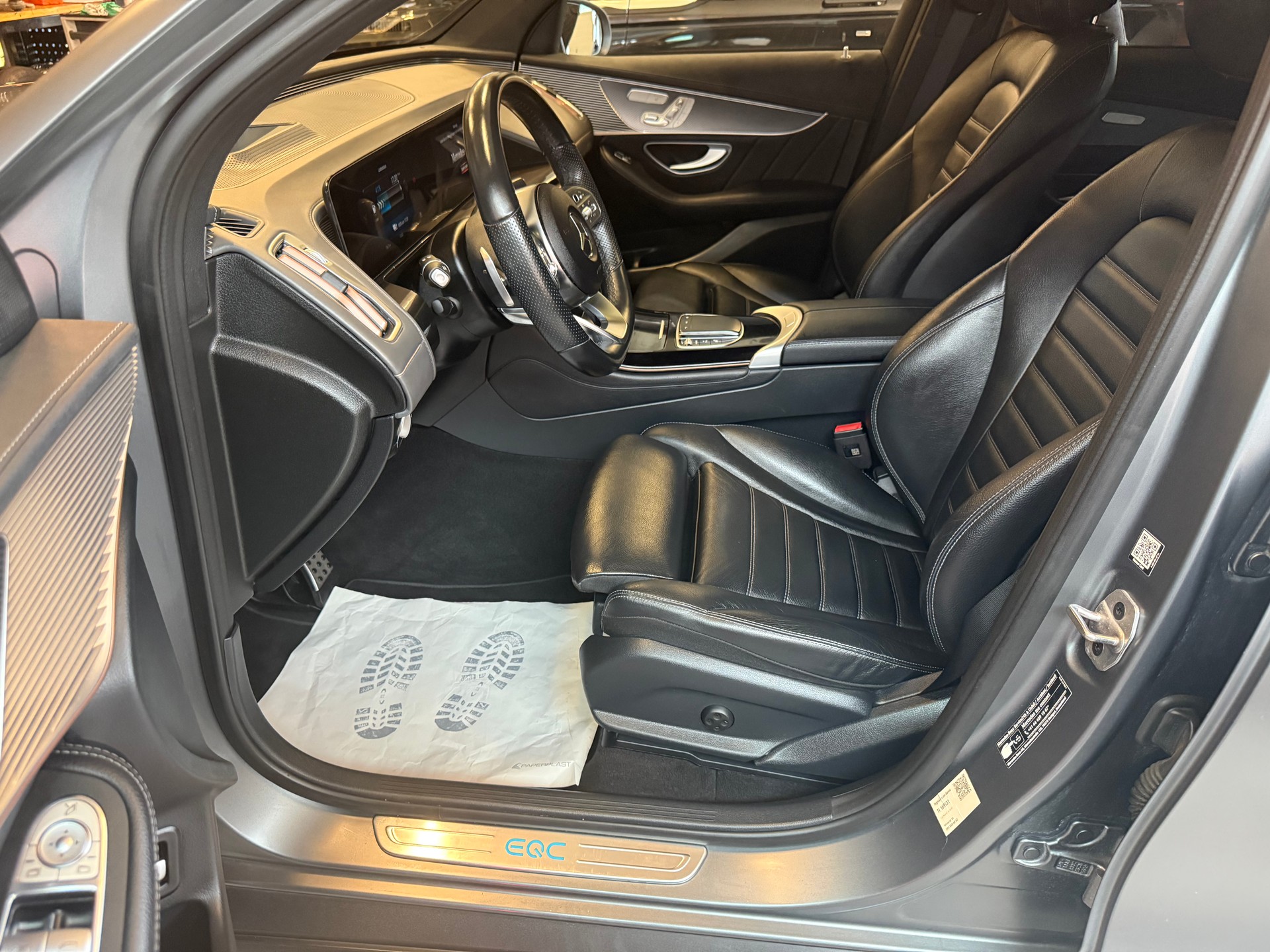 MERCEDES-BENZ EQC 400 4Matic EQ Star-image-8