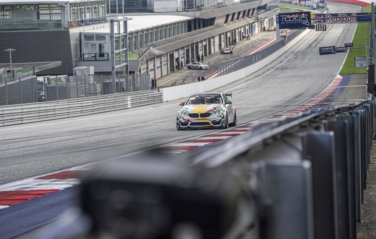 BMW M4 GT4 Rennfahrzeug-image-4