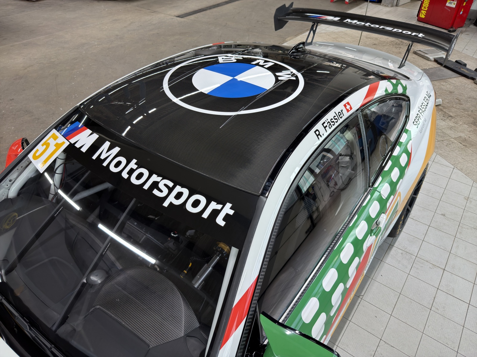 BMW M4 GT4 Rennfahrzeug-image-10
