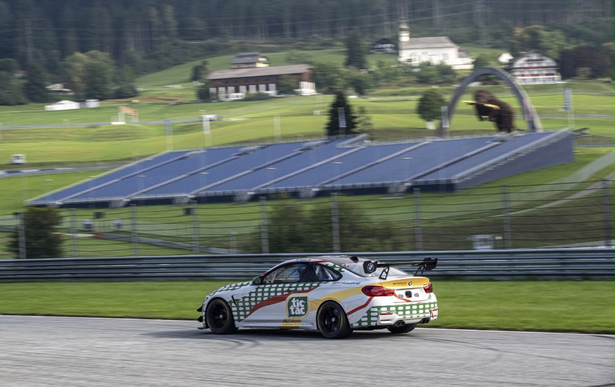 BMW M4 GT4 Rennfahrzeug-image-12