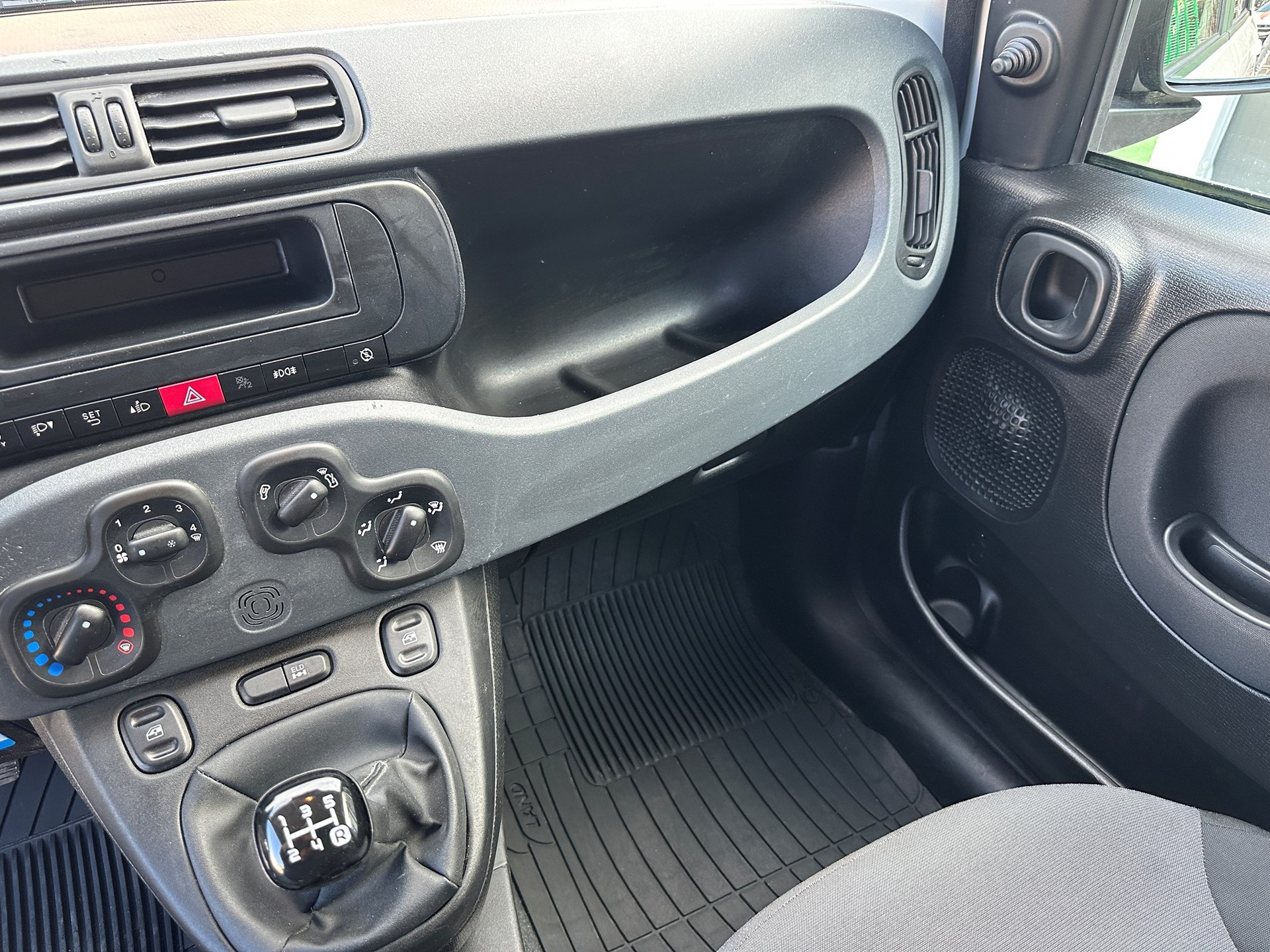 FIAT PANDA VAN 1.3 MJ 4x4-image-10